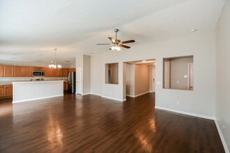 2267 Brian Lakes Dr E in Jacksonville, FL - Building Photo - Building Photo