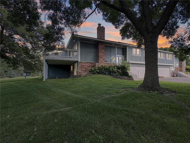 property at 7592 Zinnia Way N