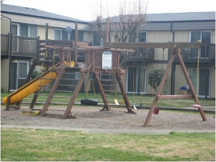 Castellan West Apartments in University Place, WA - Building Photo - Building Photo