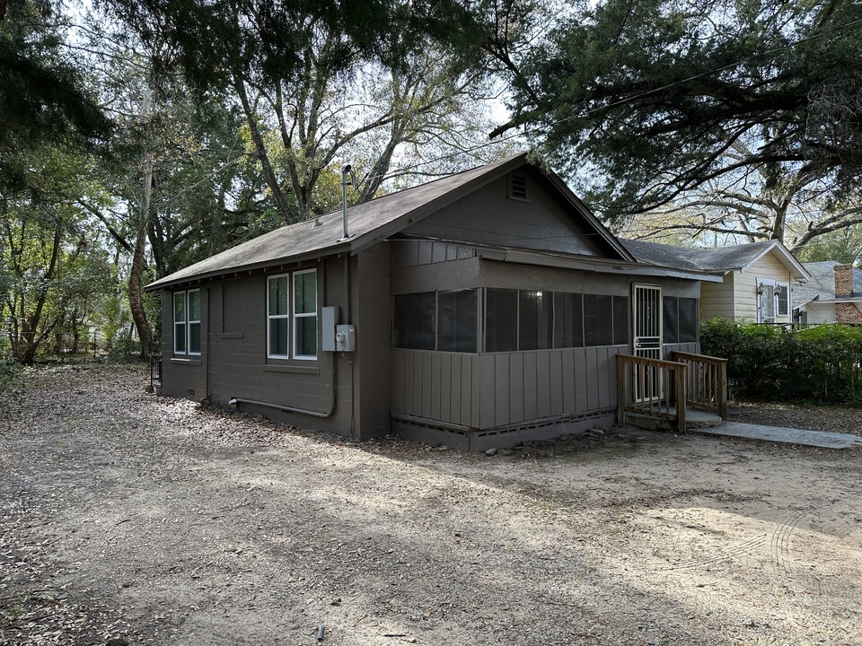 957 Kooiman St in Mobile, AL - Foto de edificio