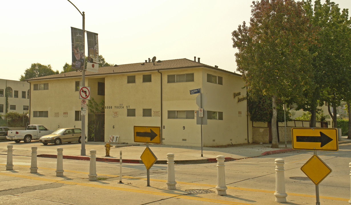 6666 Yucca St in Los Angeles, CA - Building Photo