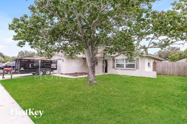 1827 Driftwood Cir S in Oldsmar, FL - Building Photo - Building Photo