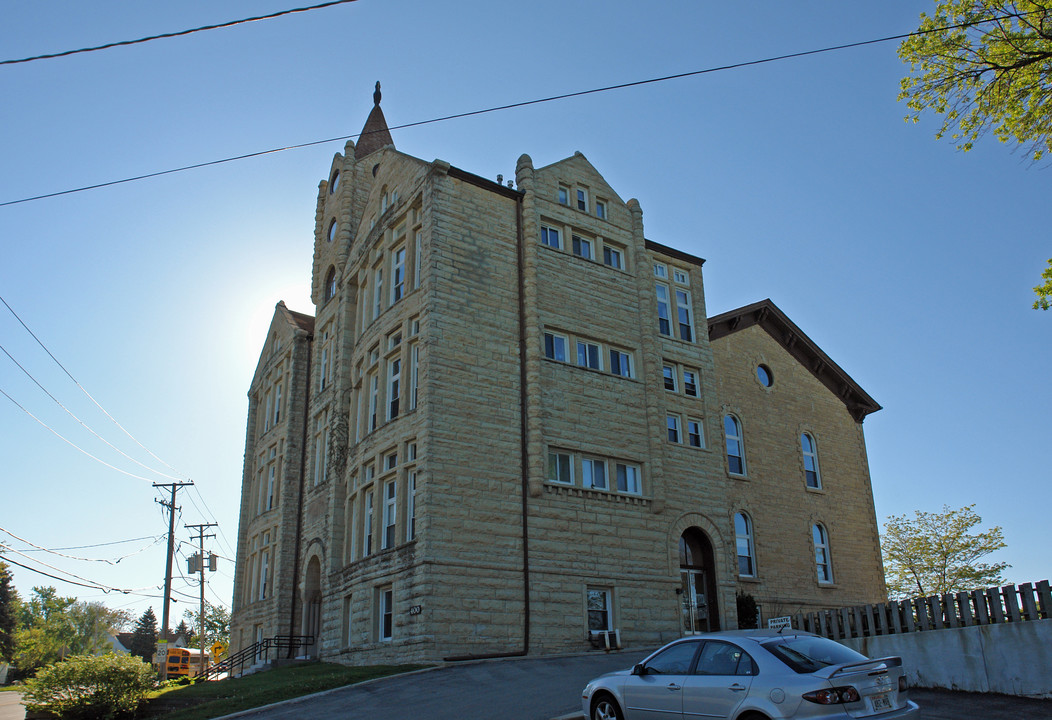 McCarthy State Manor Condominiums in Lemont, IL - Building Photo