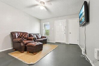 8400 Sequoia Dr in Austin, TX - Building Photo - Building Photo