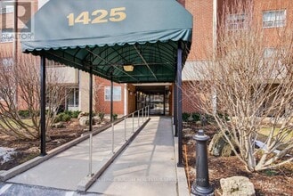 1425 Ghent Ave in Burlington, ON - Building Photo - Building Photo