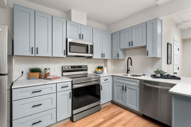 202 Elm St in Cambridge, MA - Building Photo - Building Photo