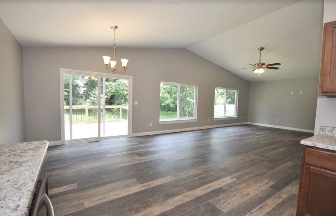 252 Seminole St in Edwardsville, IL - Building Photo