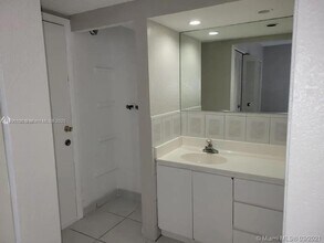 1900 W 68th St in Hialeah, FL - Building Photo - Building Photo