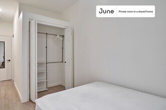Room in Shared 3.0 bed/3 bath home in New York, NY - Building Photo - Building Photo