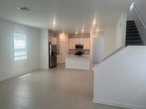 1872 Bright Sky Dr in Kissimmee, FL - Building Photo - Building Photo
