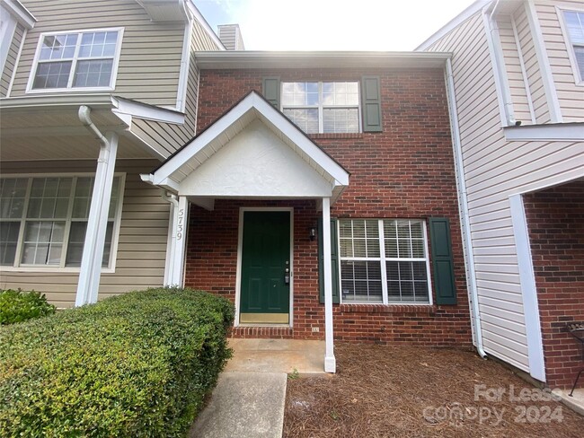 5739 Prescott Ct in Charlotte, NC - Foto de edificio - Building Photo