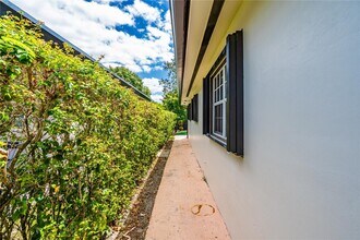 2309 SW 62nd Ave in Miami, FL - Building Photo - Building Photo