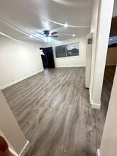 2302 W Roberta Ave, Unit #6 in Fullerton, CA - Foto de edificio - Building Photo