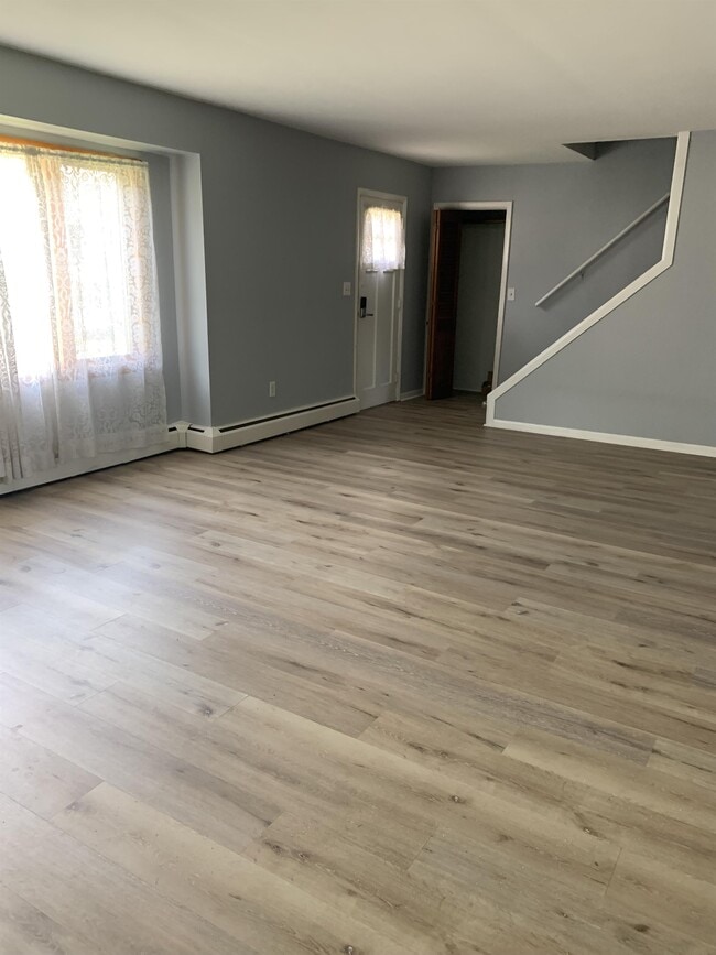 99 Davenport St in Dallas, PA - Building Photo - Building Photo