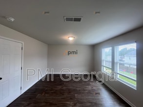 106 Sarah Ln in Lagrange, GA - Building Photo - Building Photo