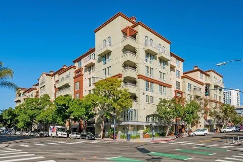 1501 Front St in San Diego, CA - Foto de edificio