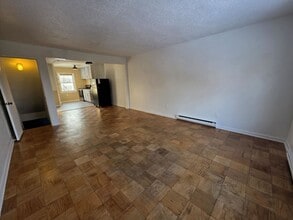 38 Maxwell Dr in Troy, NY - Foto de edificio - Building Photo