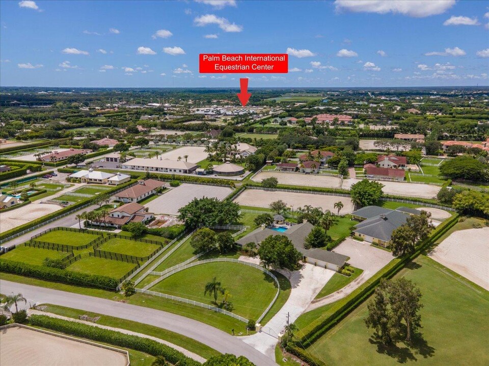 14466 Laurel Trail in Wellington, FL - Building Photo