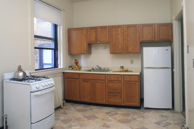 Oakland/Bates Apartments in Pittsburgh, PA - Building Photo - Building Photo