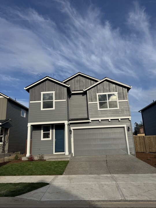 206 S 88th Dr in Ridgefield, WA - Foto de edificio