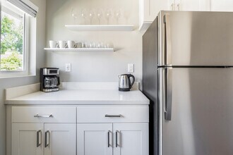 1058 Noel Dr, Unit FL0-ID1862 in Menlo Park, CA - Building Photo - Building Photo