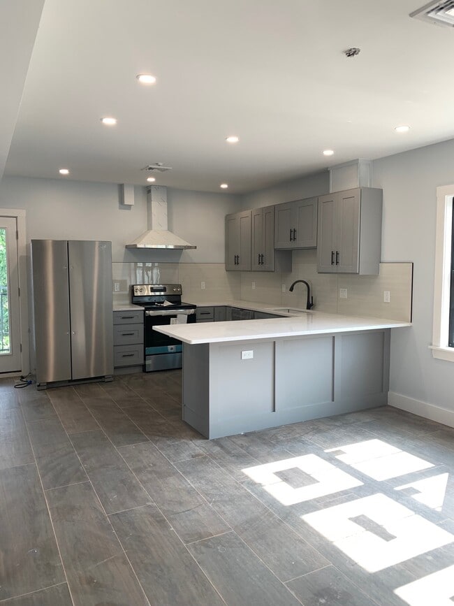 518 Park St, Unit 1