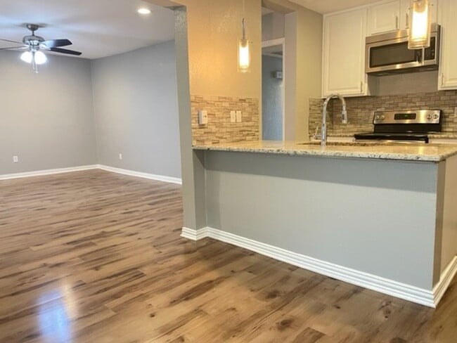 property at 5838 Sandhurst Ln