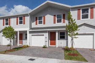 1774 SE 9th Ave in Florida City, FL - Building Photo