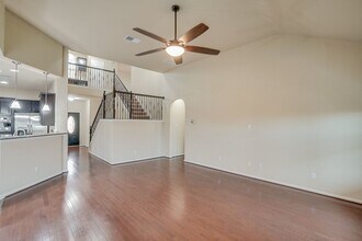 2005 Autumn Run Ln in Round Rock, TX - Foto de edificio - Building Photo
