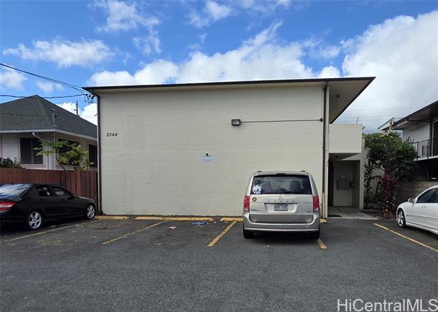 2044 S Beretania St. in Honolulu, HI - Building Photo - Building Photo