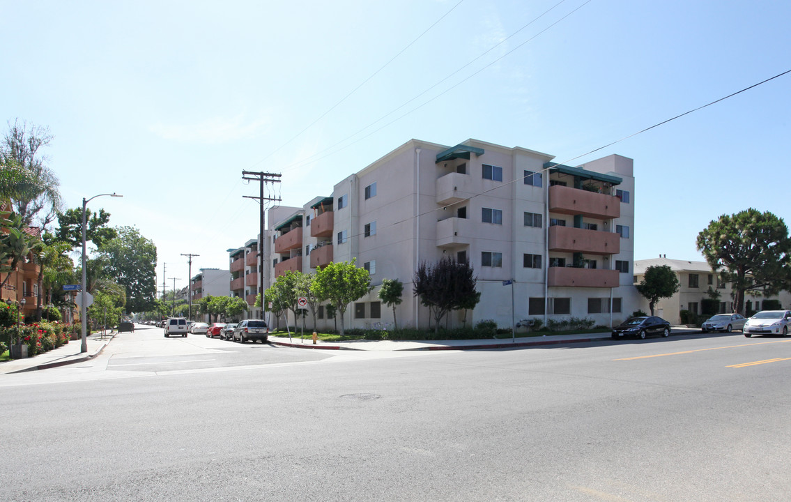 NoHo Village Apartments in North Hollywood, CA - Building Photo