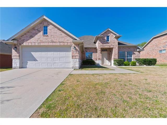 913 Redbud Road in Burleson, TX - Building Photo
