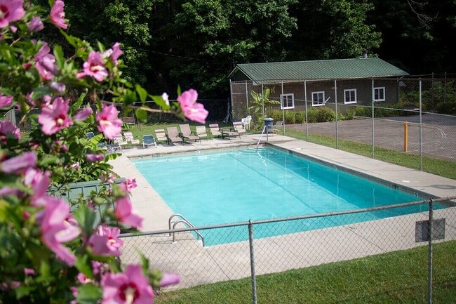 Windy Lakes Apartments