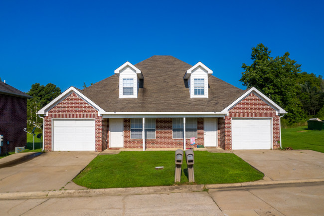 30 Camily Ct in Vilonia, AR - Foto de edificio - Building Photo