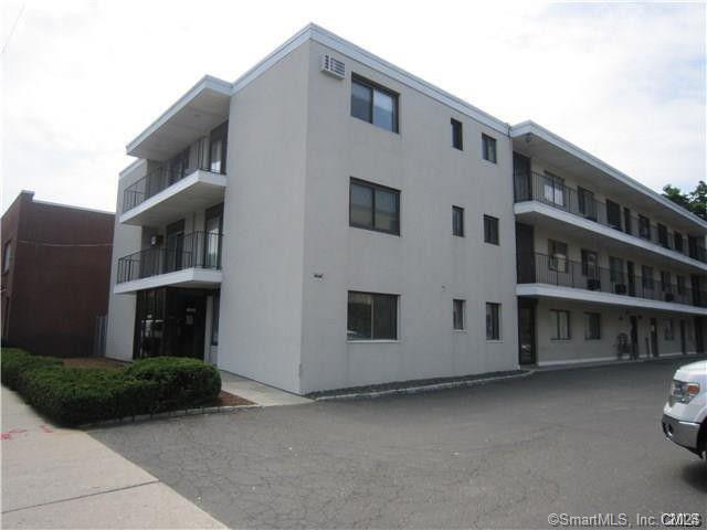 900 Hope St in Stamford, CT - Building Photo