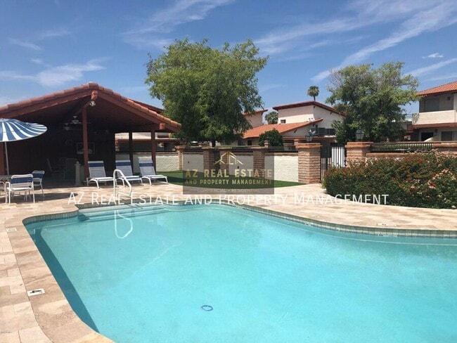 property at 1922 E Orange Dr