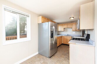 1617 N 105th St in Seattle, WA - Building Photo - Building Photo