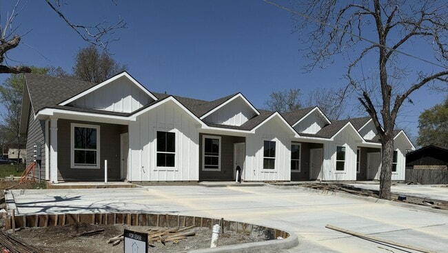 property at 1612 W 5th St