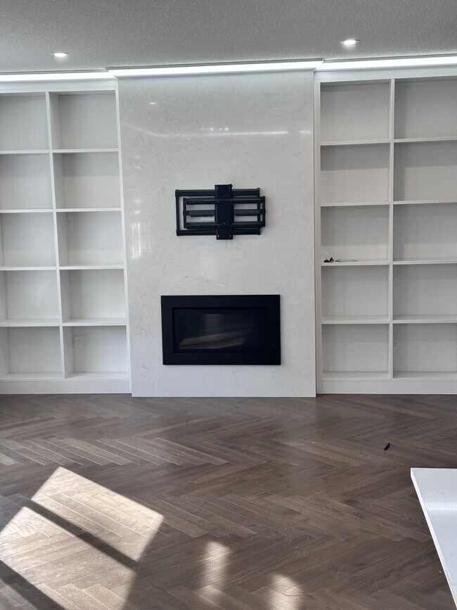 10625-10669 69 Ave NW in Edmonton, AB - Building Photo - Building Photo