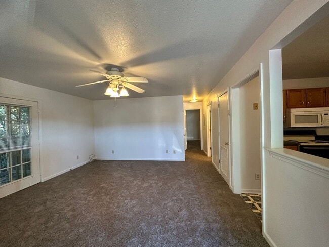 1851 Waters Edge Dr in Clarksville, TN - Building Photo - Building Photo