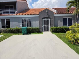14775 SW 83rd Ln in Miami, FL - Building Photo