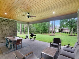 12118 S Tara Plantation Dr in Tomball, TX - Building Photo