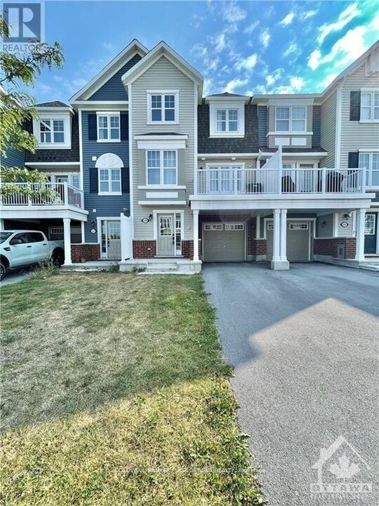 339 Pumpkinseed Cres in Ottawa, ON - Building Photo