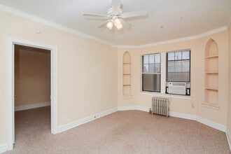 4830 N Damen Ave, Unit A04C in Chicago, IL - Foto de edificio - Building Photo