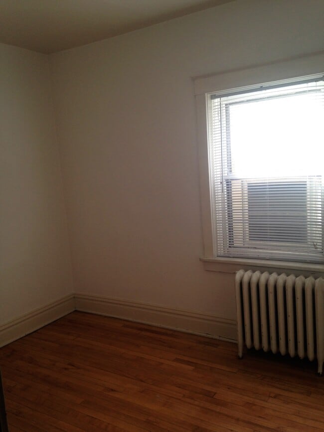 1008 E 6th St, Unit 2 in Duluth, MN - Building Photo - Building Photo