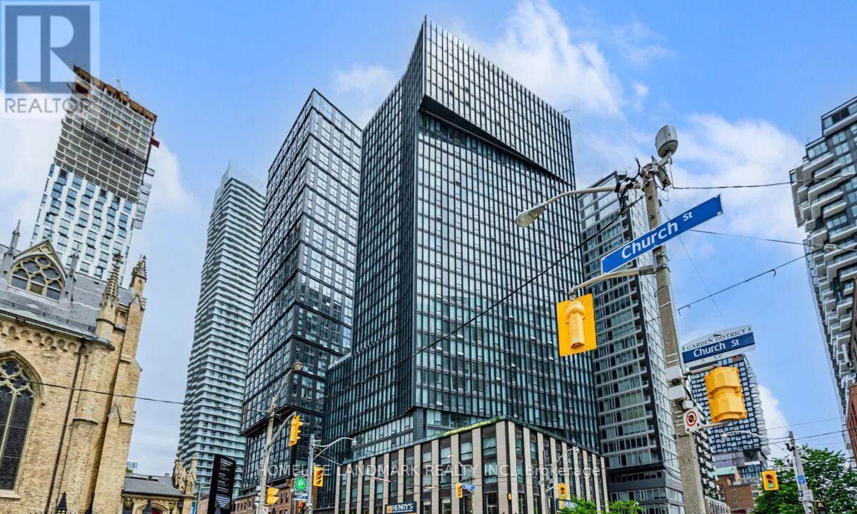 60-260 Shuter St in Toronto, ON - Building Photo