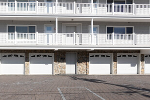 210 Ocean Park Ave in Bradley Beach, NJ - Foto de edificio - Building Photo