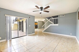 320 Woodland Rd, Unit 4-002 in Palm Springs, FL - Building Photo - Building Photo