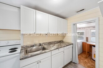 2400 37th St in Des Moines, IA - Building Photo - Building Photo