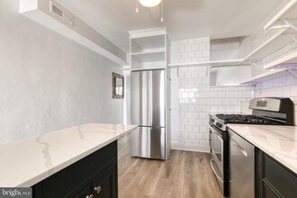 860 W 33rd St in Baltimore, MD - Building Photo - Building Photo